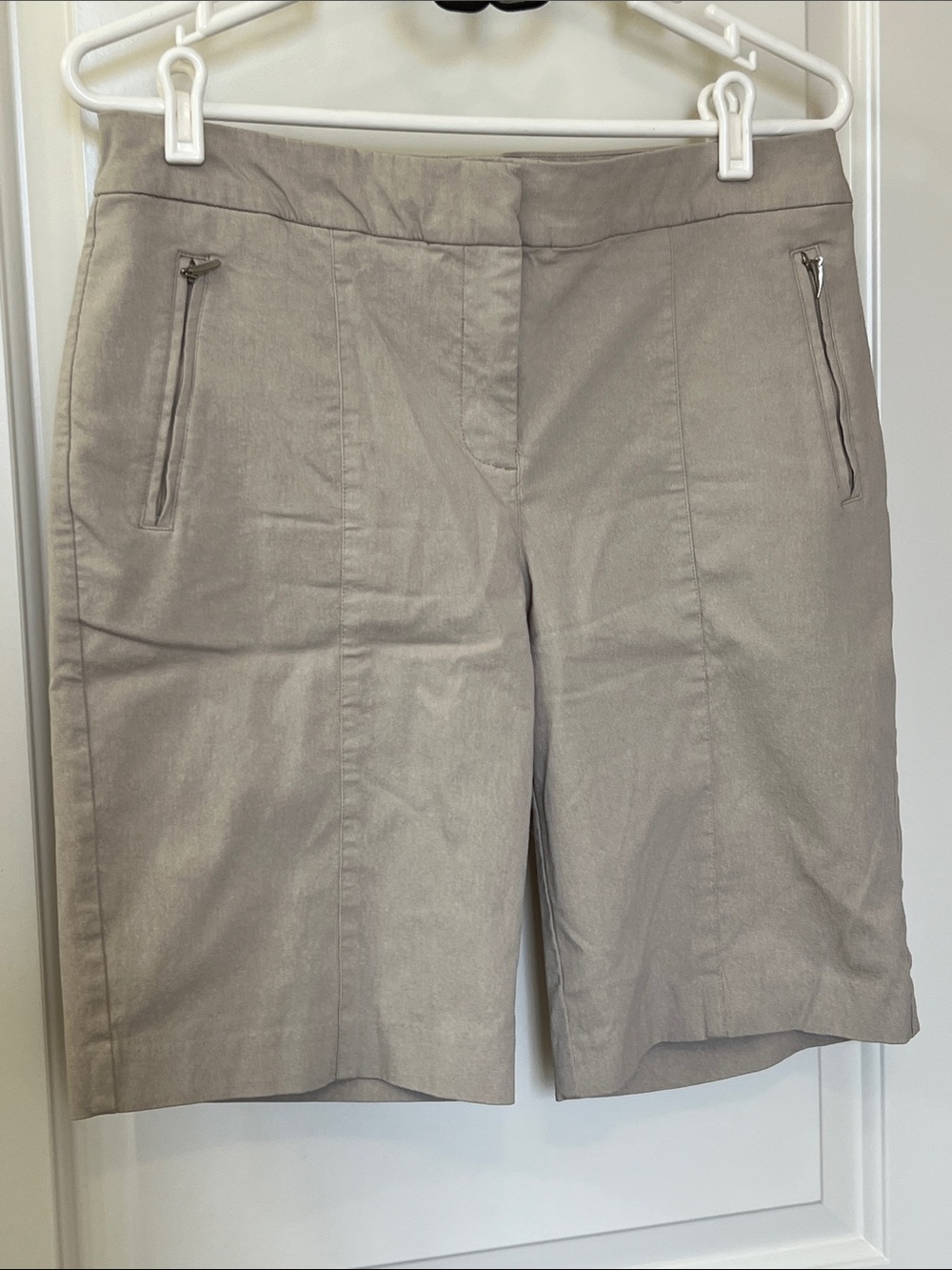 Women's Knee-Length Bermudas in Light Taupe - Classic Tailored Style